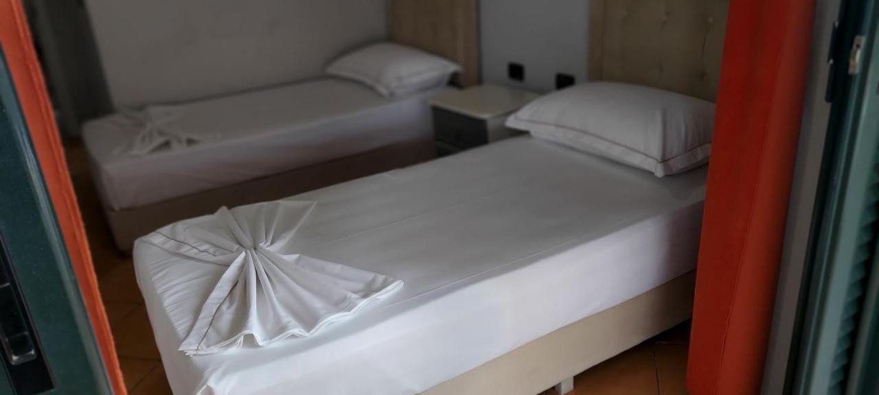 סרנדה Kanina Hotel&Hostel מראה חיצוני תמונה