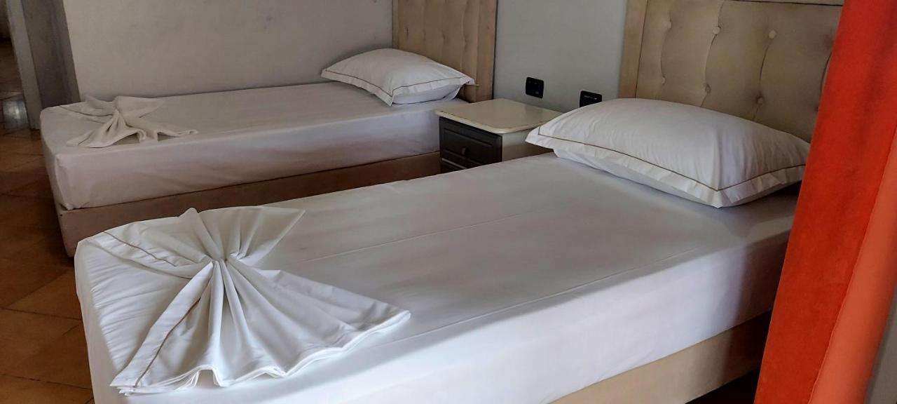 סרנדה Kanina Hotel&Hostel מראה חיצוני תמונה