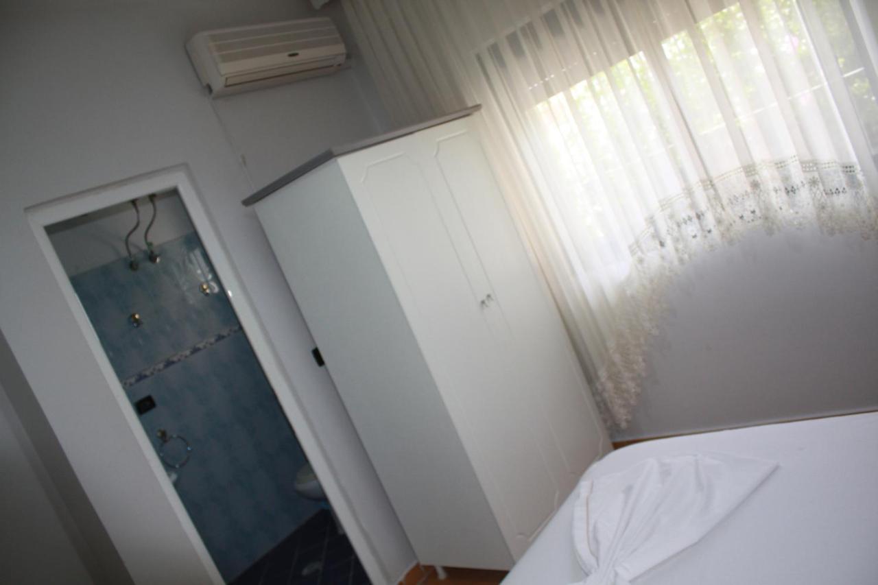 סרנדה Kanina Hotel&Hostel מראה חיצוני תמונה