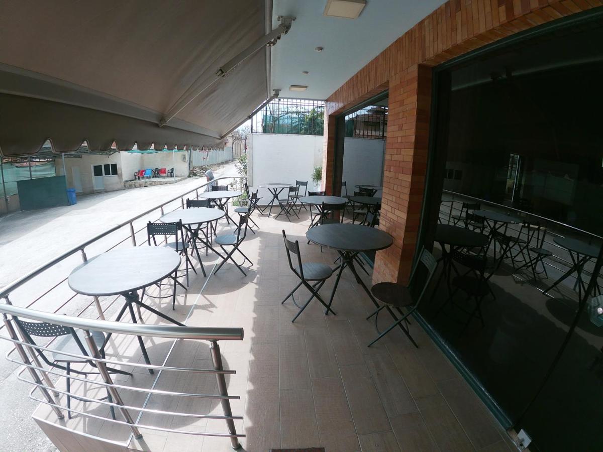 סרנדה Kanina Hotel&Hostel מראה חיצוני תמונה
