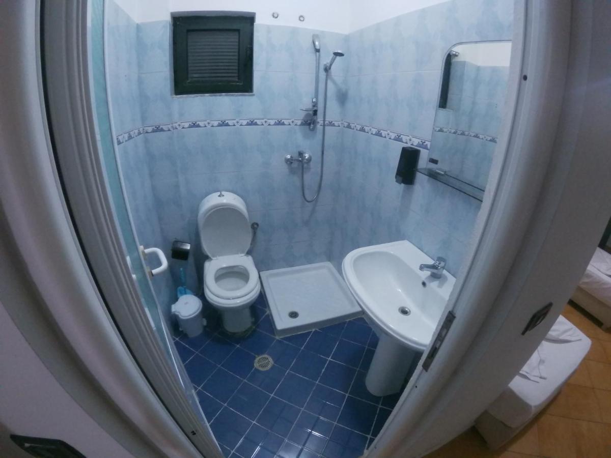 סרנדה Kanina Hotel&Hostel מראה חיצוני תמונה
