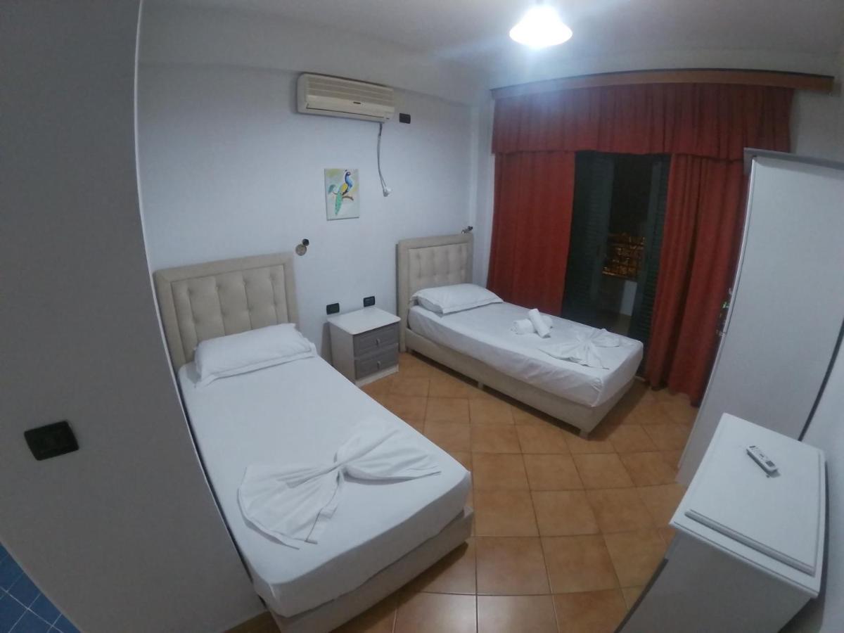 סרנדה Kanina Hotel&Hostel מראה חיצוני תמונה