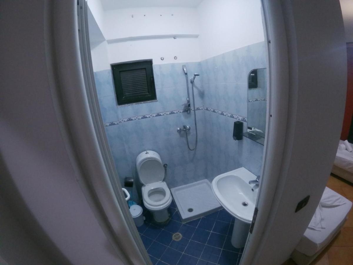 סרנדה Kanina Hotel&Hostel מראה חיצוני תמונה