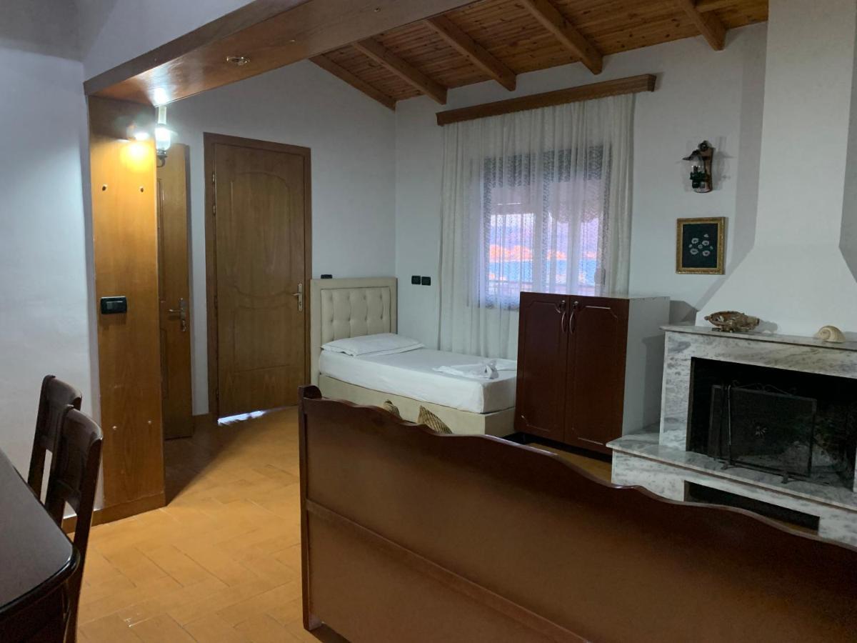 סרנדה Kanina Hotel&Hostel מראה חיצוני תמונה